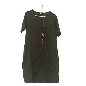 Casual Black Dress with Side Pockets